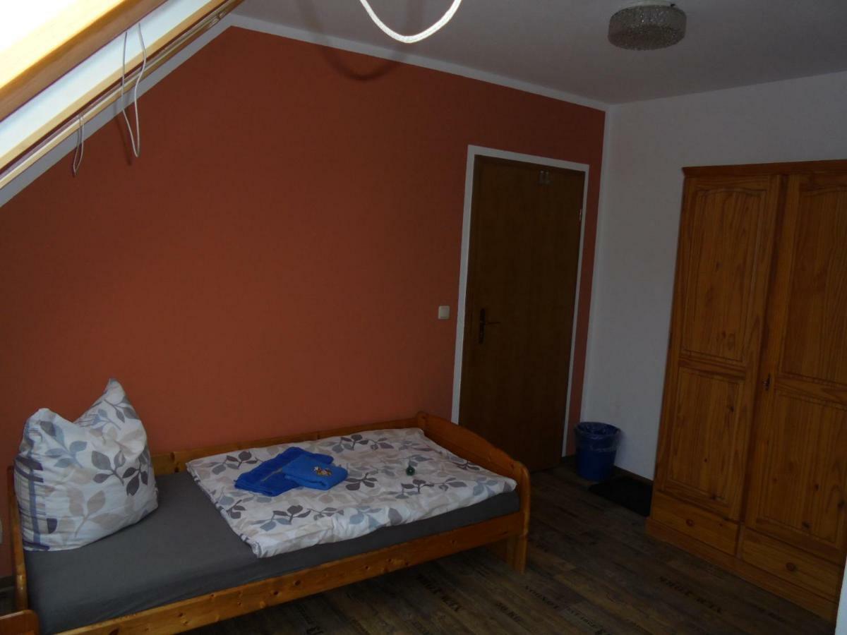 Zimmervermietung Schoenfliesser Stuben Auch Fuer Monteure Eisenhüttenstadt Εξωτερικό φωτογραφία