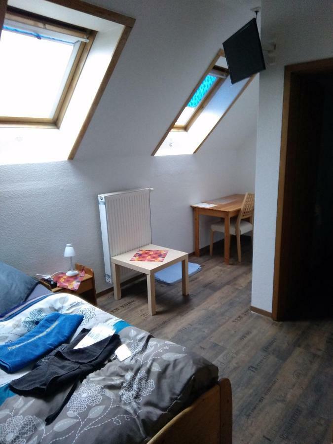Zimmervermietung Schoenfliesser Stuben Auch Fuer Monteure Eisenhüttenstadt Εξωτερικό φωτογραφία